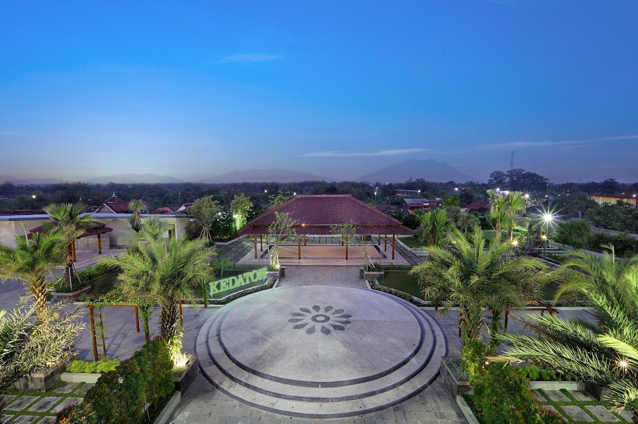 Aston Madiun Hotel & Conference Center Exteriör bild