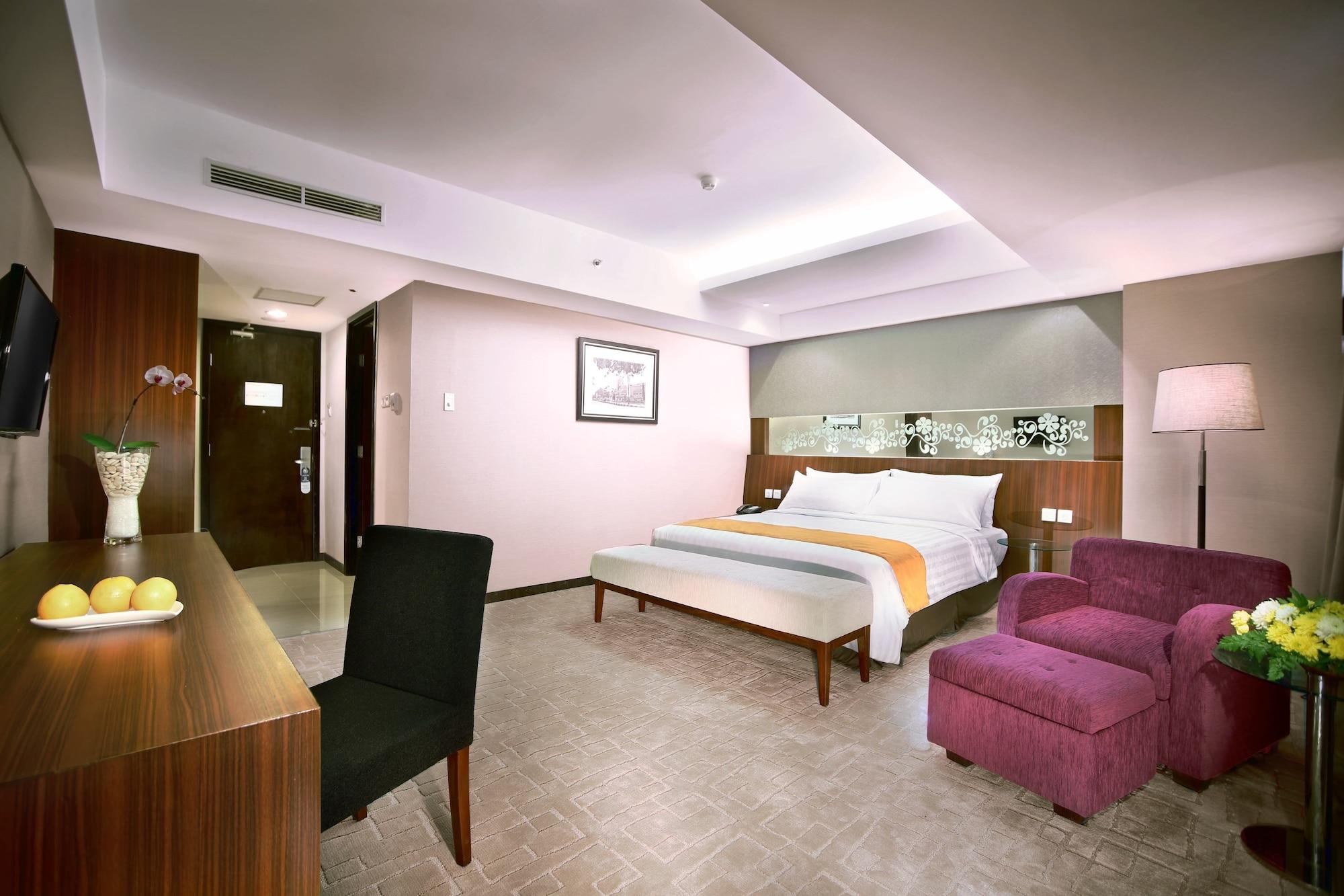Aston Madiun Hotel & Conference Center Exteriör bild