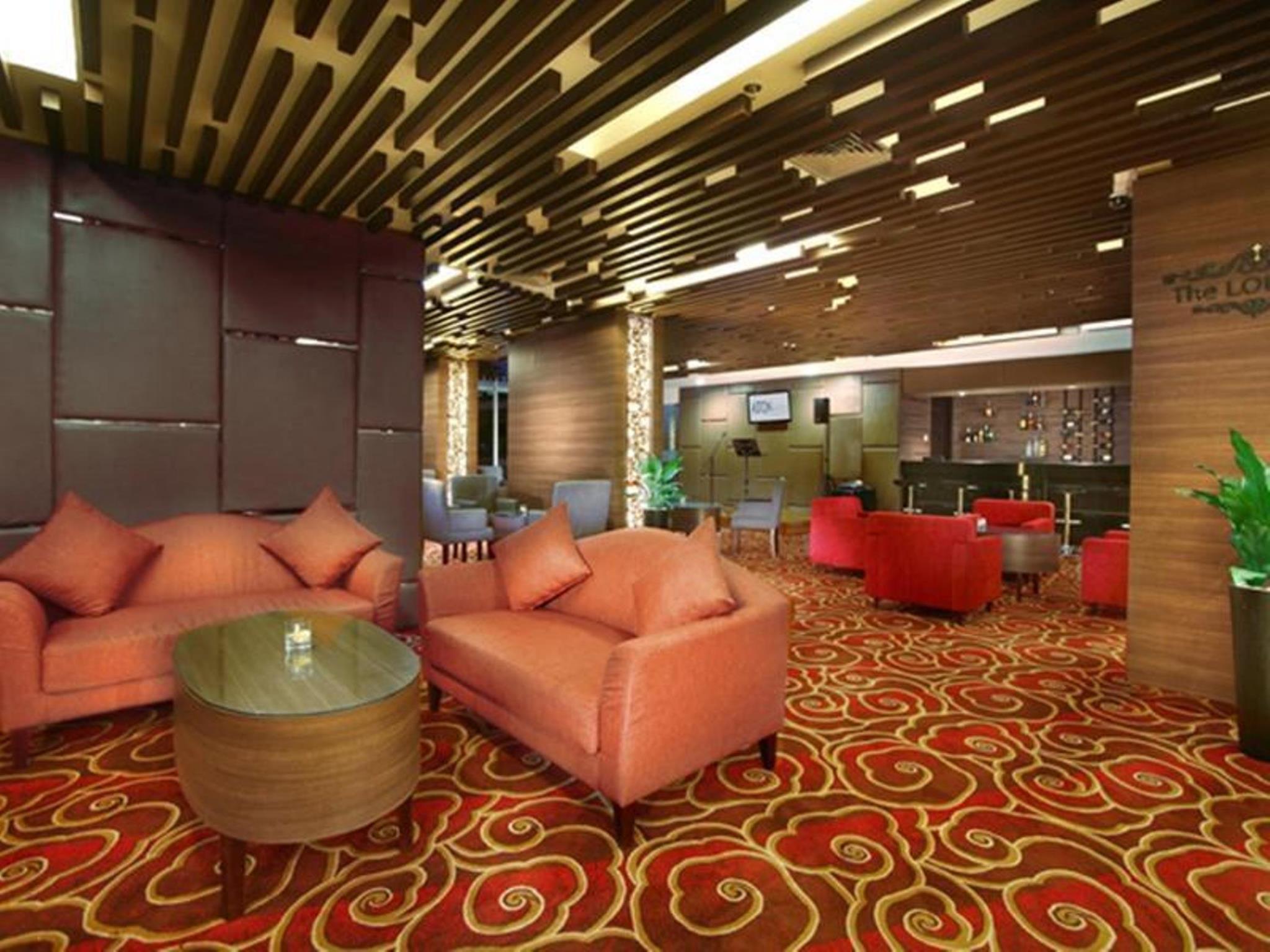 Aston Madiun Hotel & Conference Center Exteriör bild