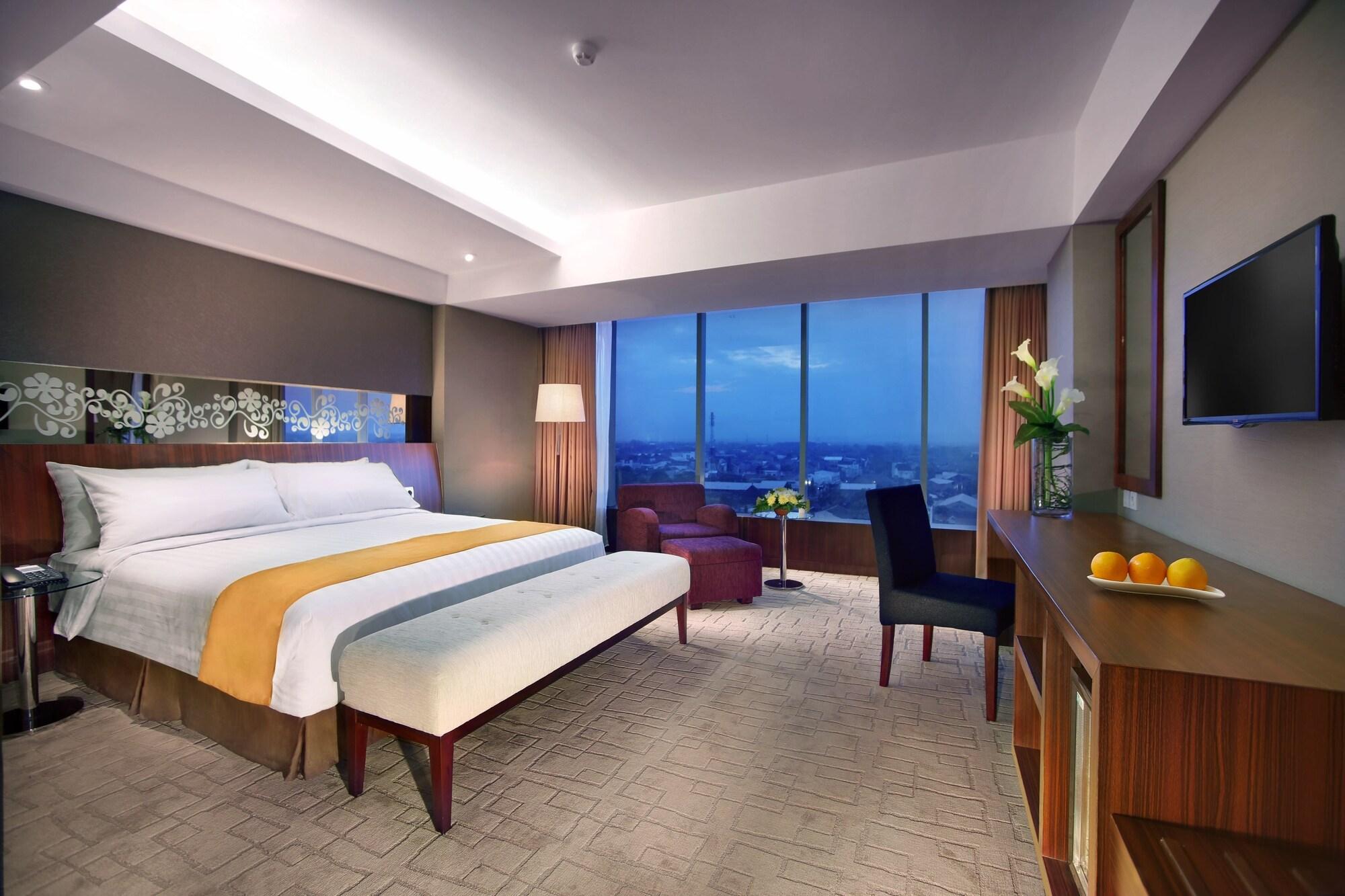Aston Madiun Hotel & Conference Center Exteriör bild