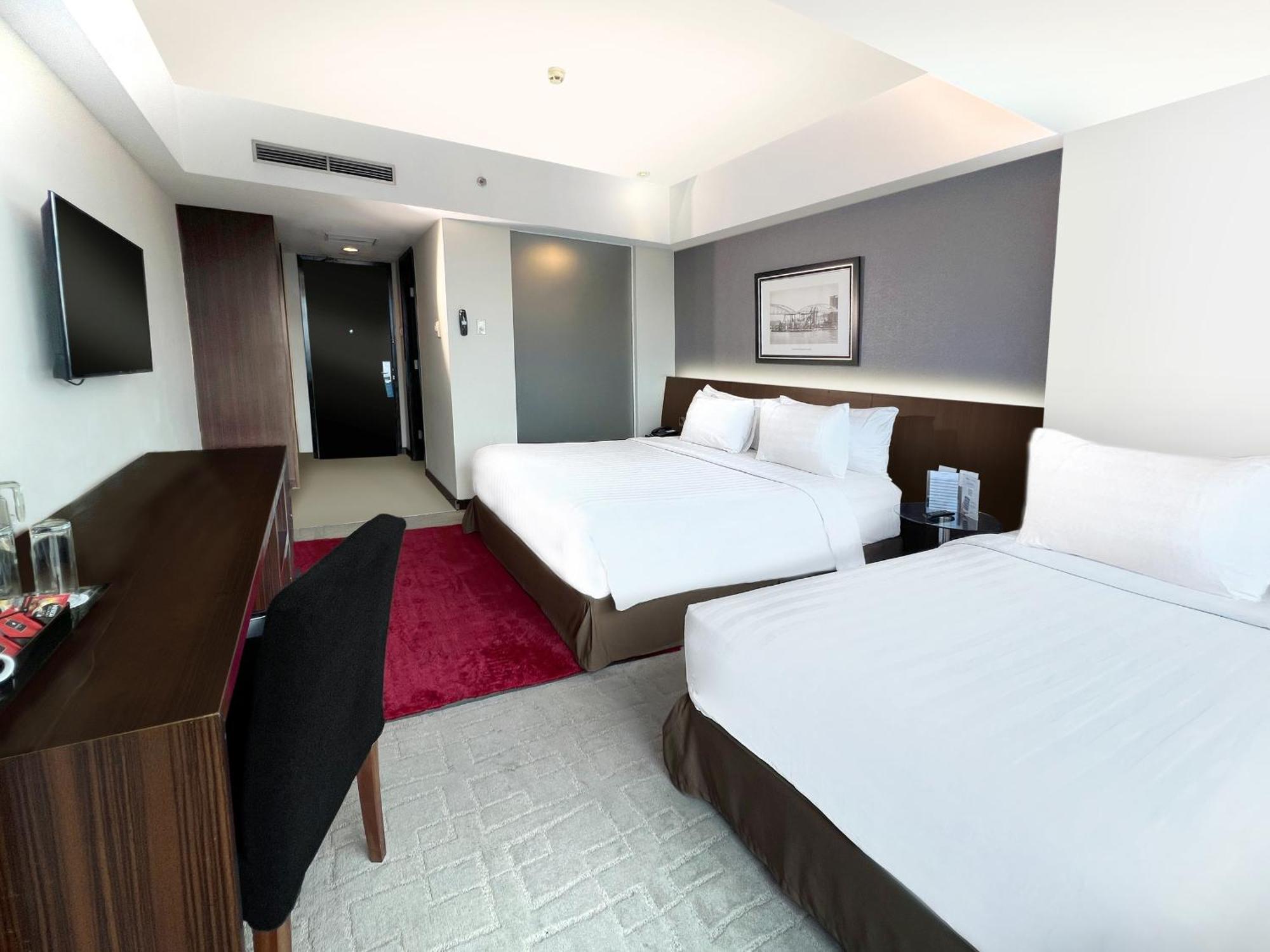 Aston Madiun Hotel & Conference Center Exteriör bild