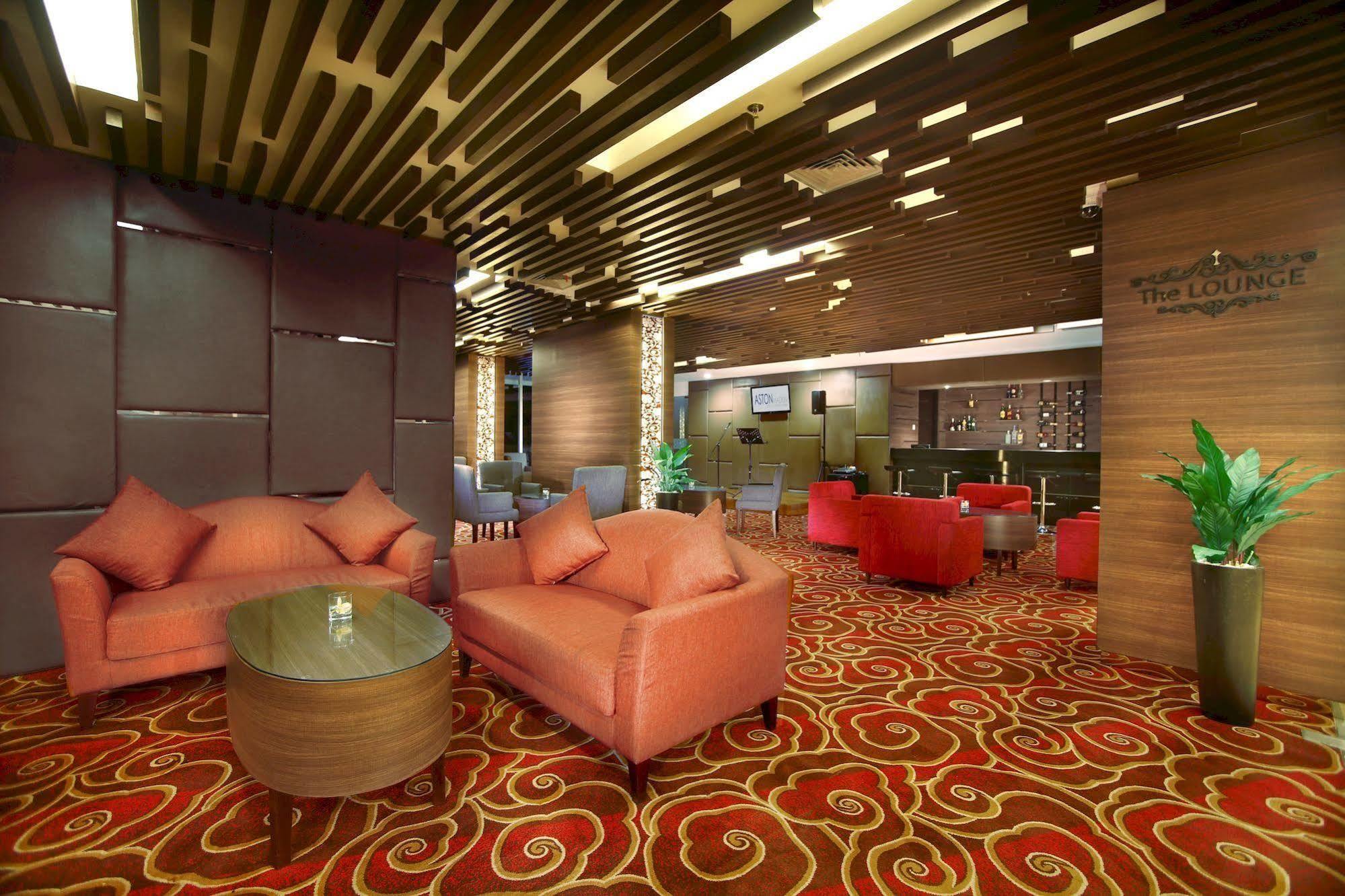 Aston Madiun Hotel & Conference Center Exteriör bild