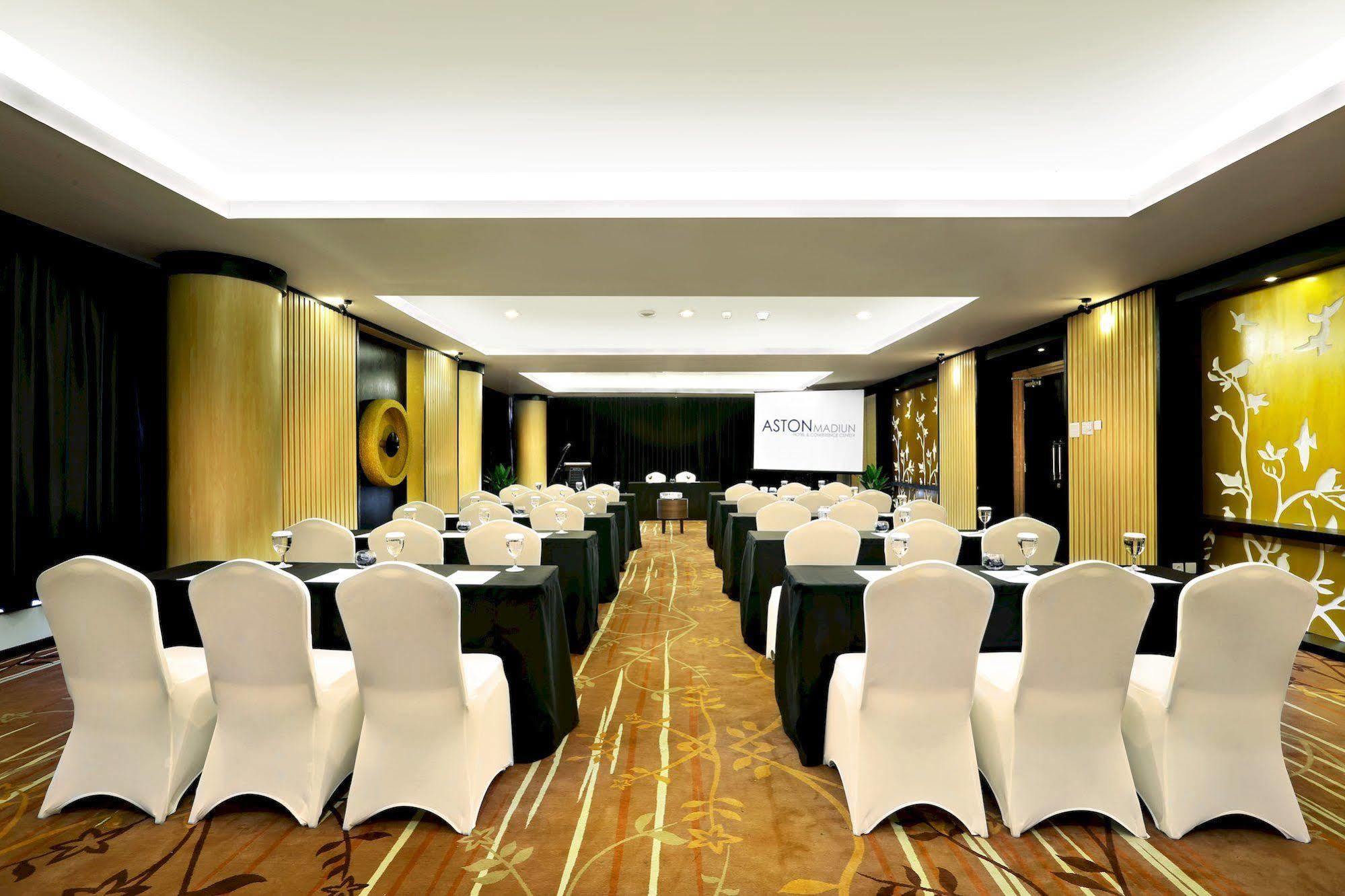Aston Madiun Hotel & Conference Center Exteriör bild